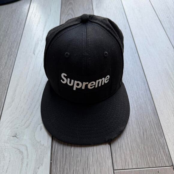 Supreme hat poor condition - Picture 1 of 8